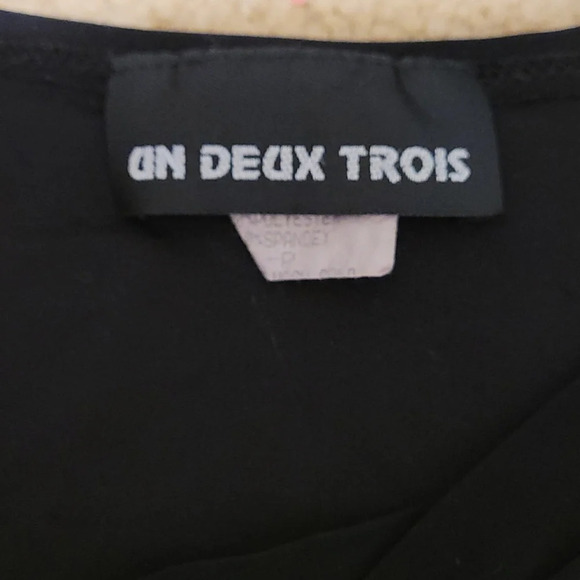 C25: WOMENS BLACK BLOUSE - Picture 2 of 4